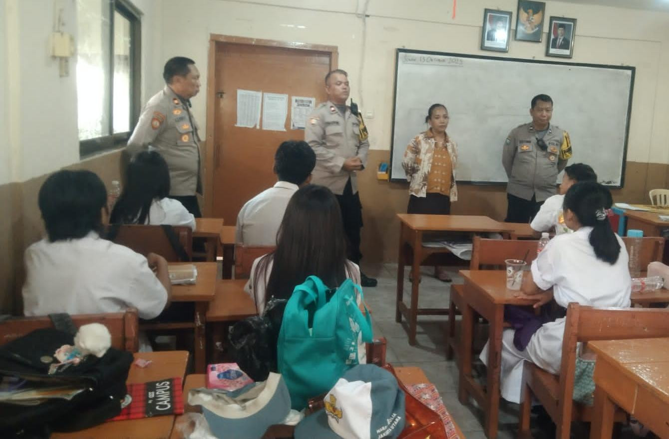 Polsek Pademangan Laksanakan Program "Polri Goes To School", Tanamkan Disiplin dan Cegah Bullying di SMKN 55 Jakarta
