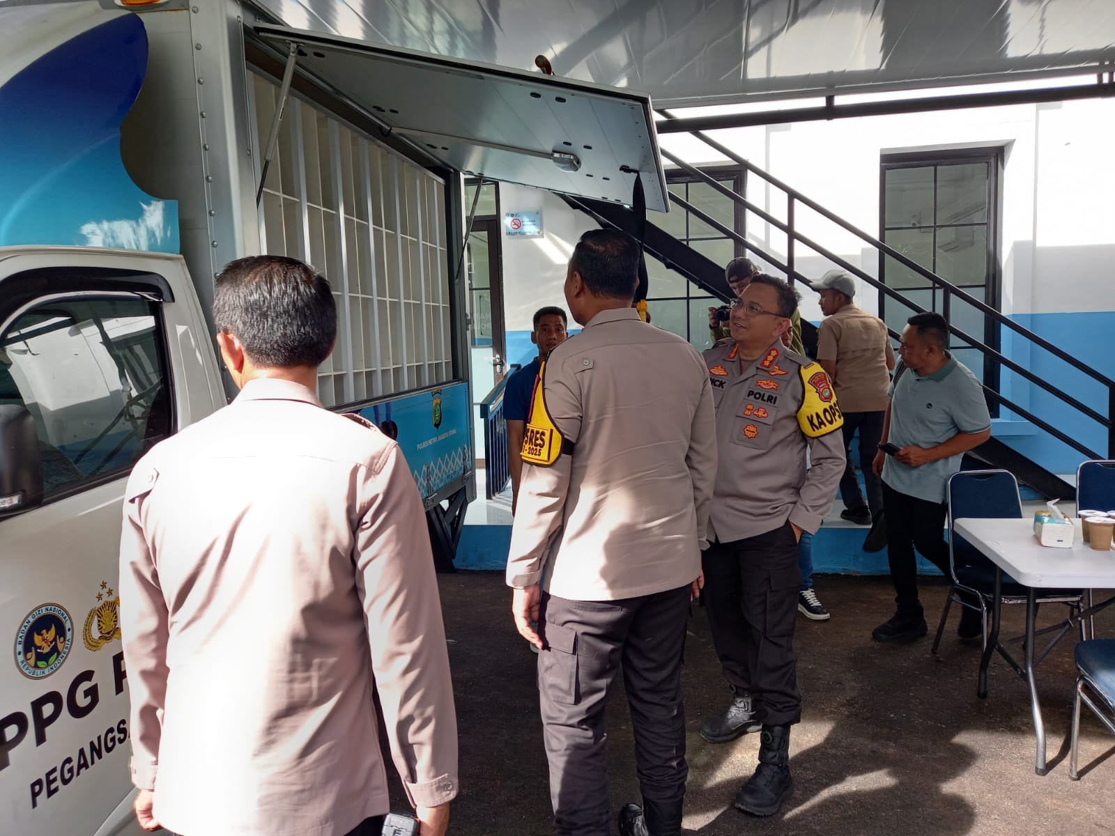 Kapolres Metro Jakarta Utara Tinjau Pelaksanaan Program SPPG di Pegangsaan Dua