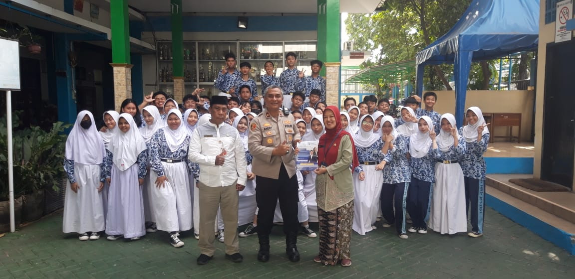 Kapolsek Koja Sosialisasikan Program “Jaga Jakarta” dan Sekolah Kemala Taruna Bhayangkara di SMPN 84