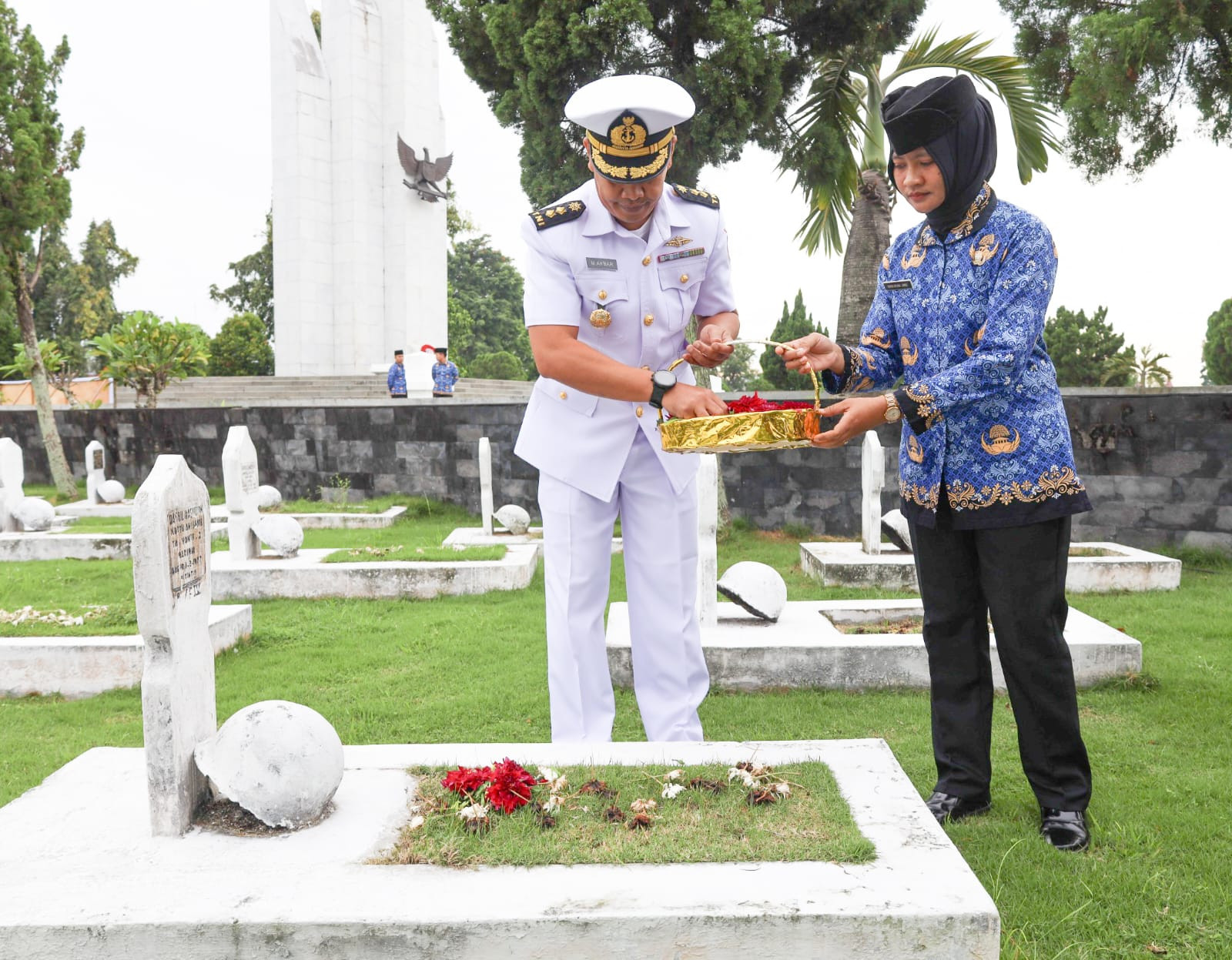 Kadisminpers Kodaeral I Pimpin Upacara Ziarah Rombongan Bersama Korpri Unit TNI Provinsi Sumatera Utara Dalam Rangka HUT Korpri Ke-54 Tahun