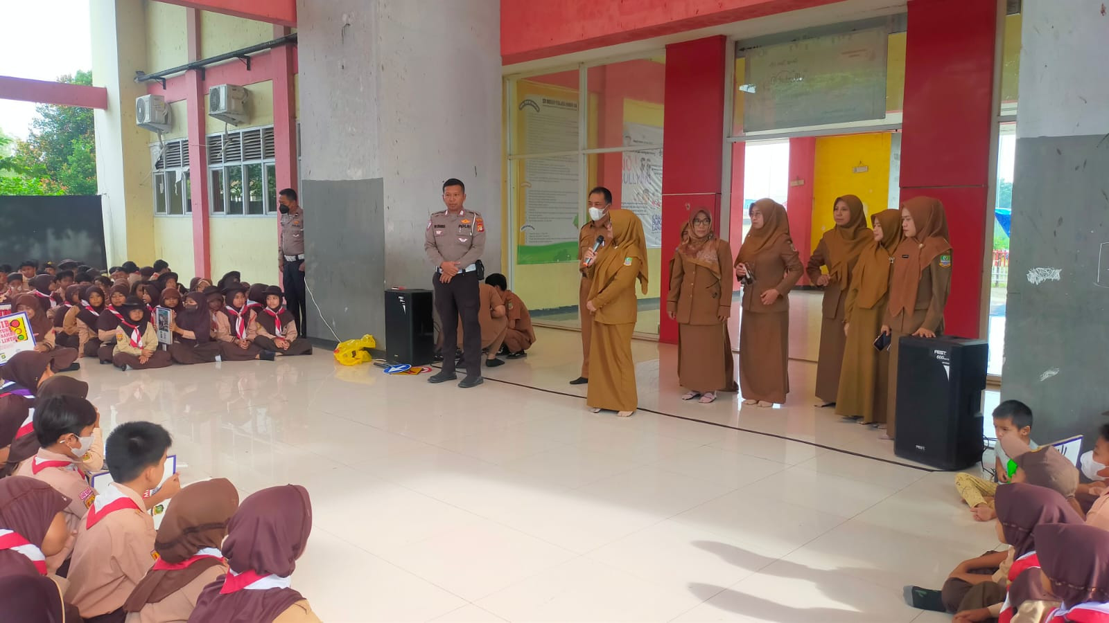 Satlantas Polres Metro Bekasi Gelar Police Goes to School, Edukasi Sejak Dini Tata Tertib Lalu Lintas dan Anti-Bullying