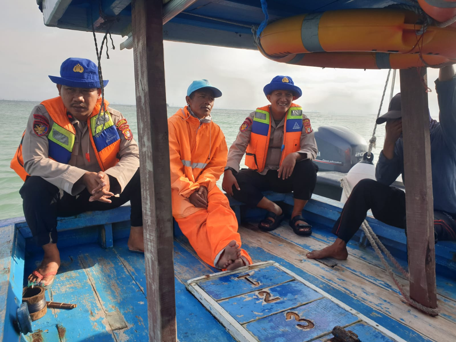Satpolairud Polres Kepulauan Seribu Gencarkan Sosialisasi Layanan 110 Saat Patroli Laut, Antisipasi Kejahatan Perairan