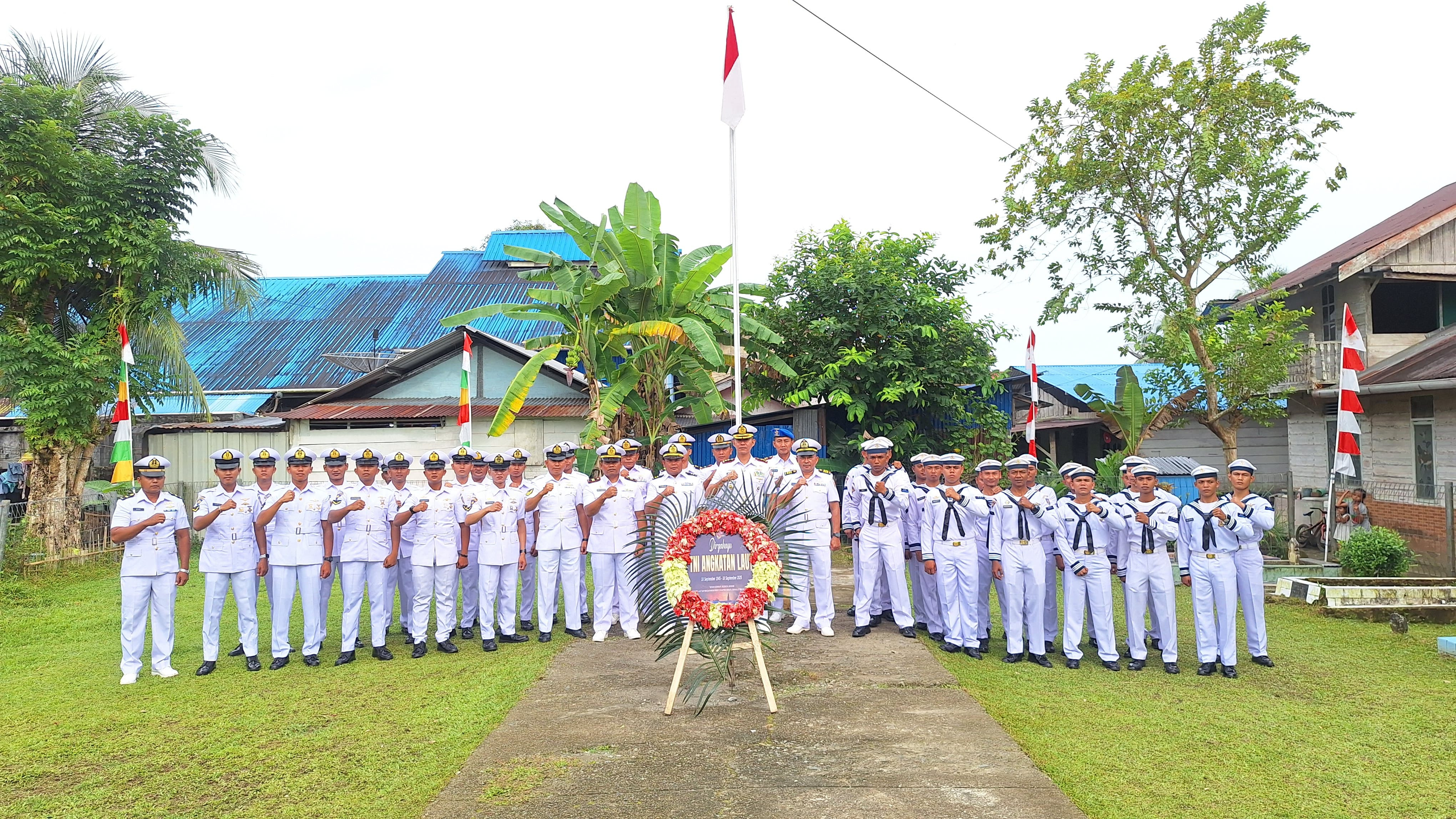 Lanal Simeulue Laksanakan Ziarah dan Tabur Bunga Dalam Rangka Memperingati HUT Ke-80 TNI AL