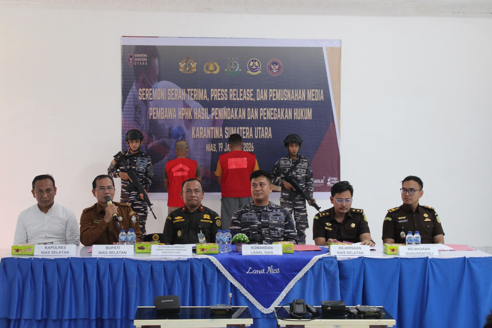 Tegakkan Hukum dan Cegah Hama Penyakit, Lanal Nias Serahkan Perkara Karantina serta Musnahkan 227 Ekor Babi Ilegal