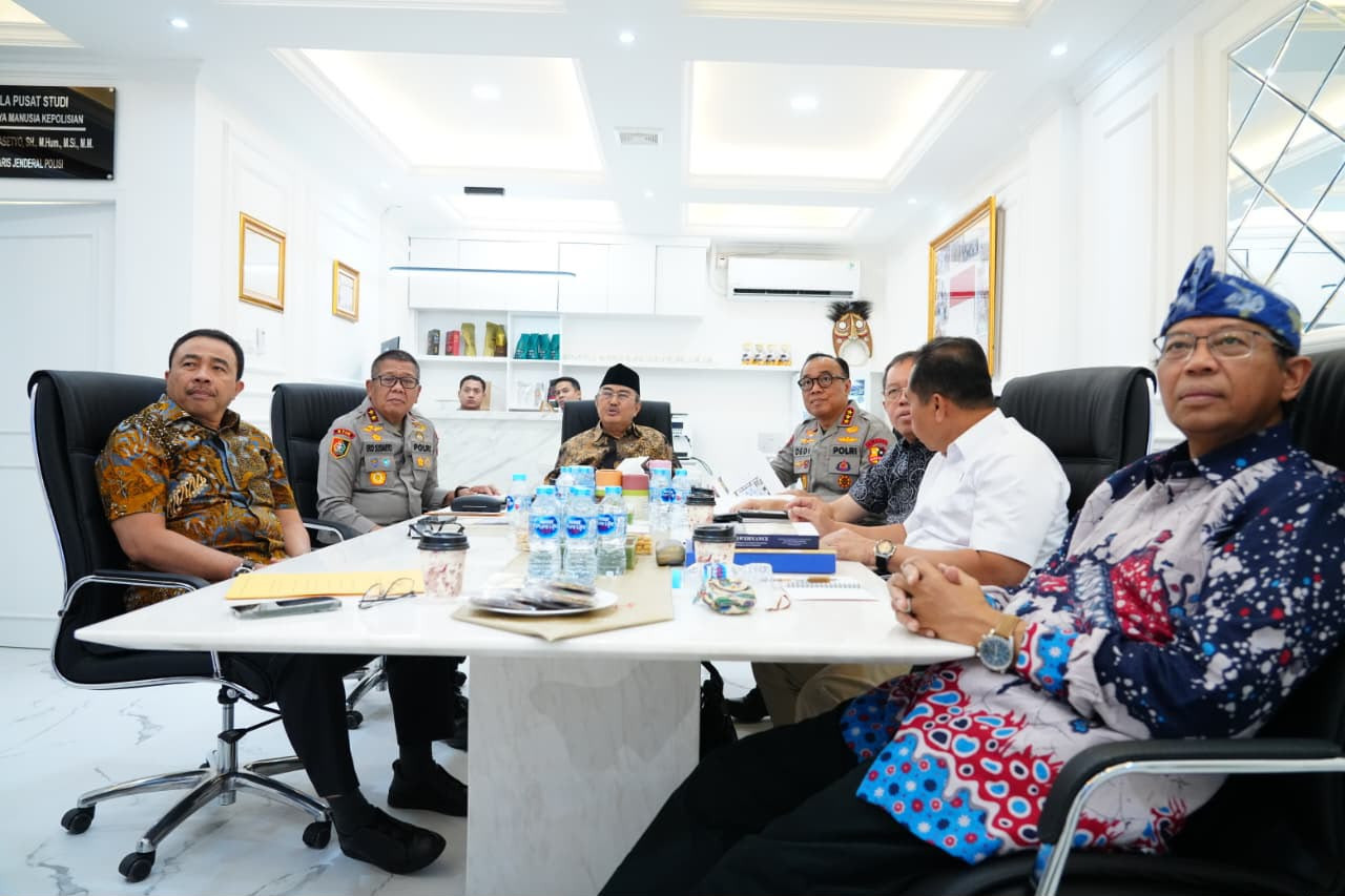 Polri Perkuat Tata Kelola Melalui Rekomendasi KPRP dalam Buku Police Governance