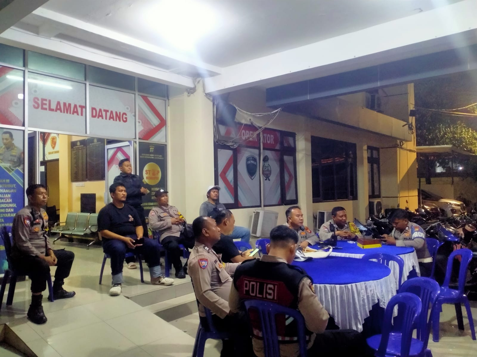 Jaga Jakarta On The Spot: Polsek Koja Gelar Nobar Piala Dunia 2026, Pererat Sinergi dan Kebersamaan dengan Warga