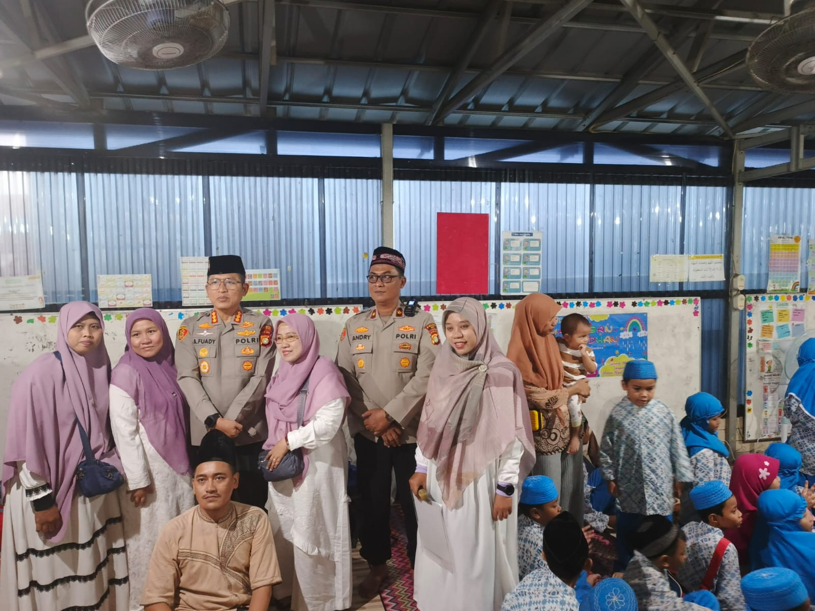 Kapolres Metro Jakarta Utara Hadiri Buka Bersama & Kenalkan "Polisi Sahabat Santri" di TPQ Al Mukarromah