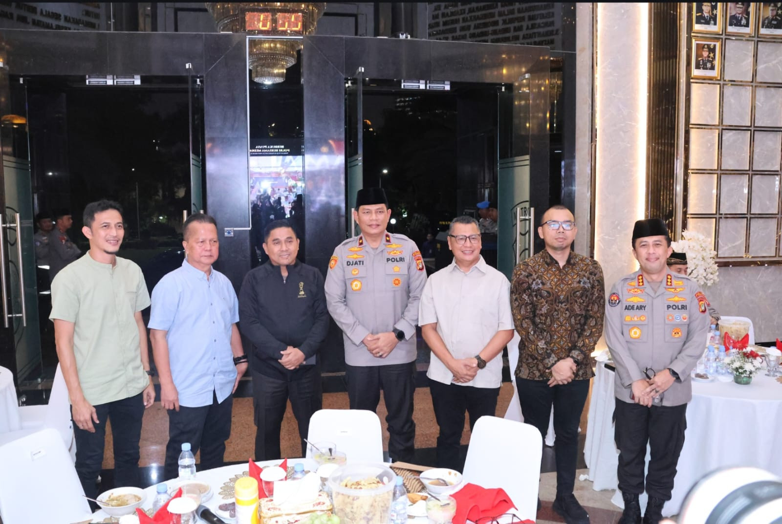 Polda Metro Jaya Gelar Buka Puasa Bersama Media Secara Serentak Melalui Zoom Meeting