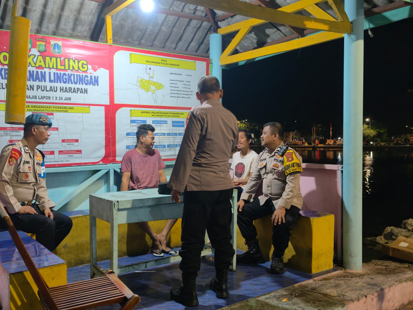 Jakarta On The Spot Dini Hari, Polsek Kepulauan Seribu Utara Gencarkan Sosialisasi Layanan Polisi 110