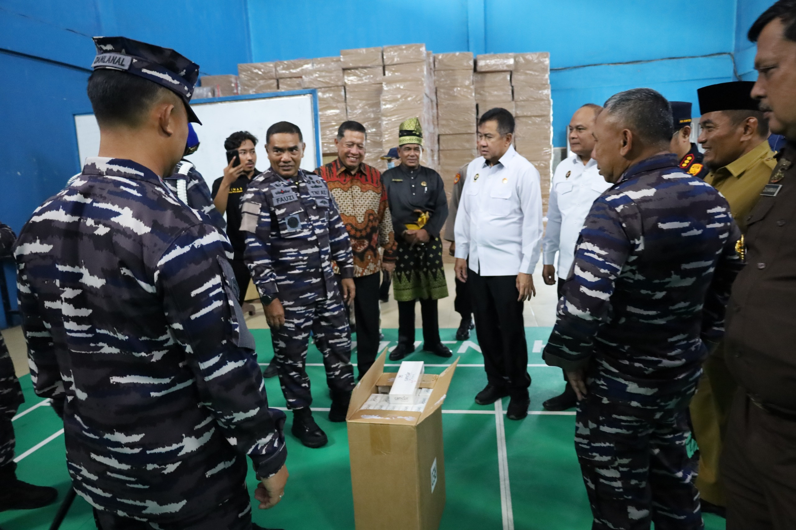 TNI Angkatan Laut Berhasil Amankan Kapal Pengangkut Rokok Ilegal Senilai 97,9 Milyar Rupiah di Perairan Riau