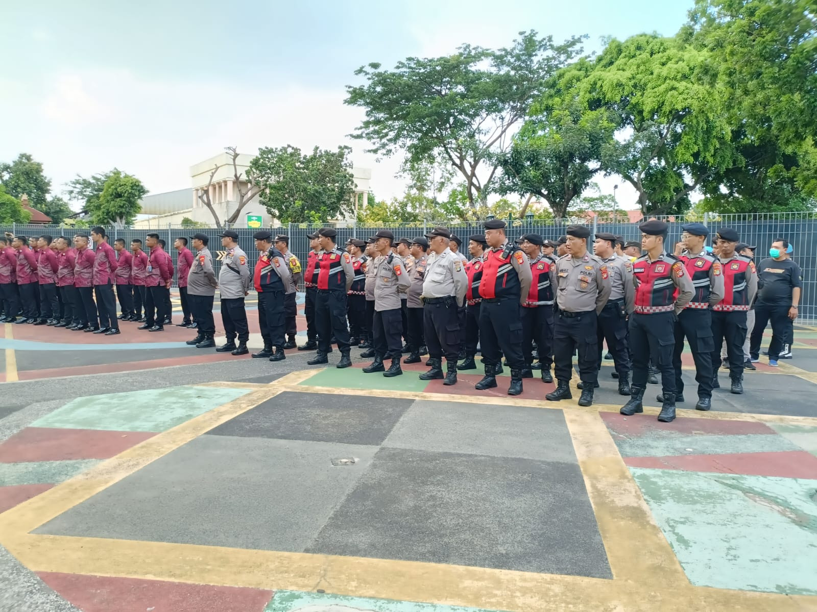 Polres Metro Jakarta Utara Bersinergi dengan TNI Laksanakan Pengamanan VVIP Kunjungan Presiden RI di Ancol