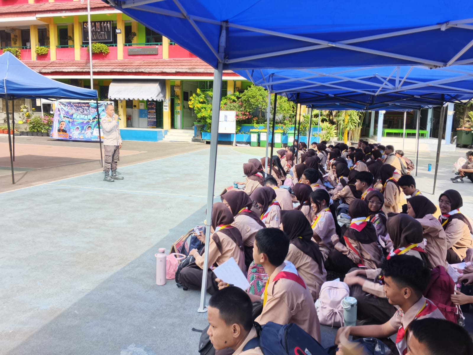 MPLS Polsek Metro Penjaringan di SMAN 111, Edukasi Ajak Siswa Tolak Tawuran, Bullying, dan Narkoba