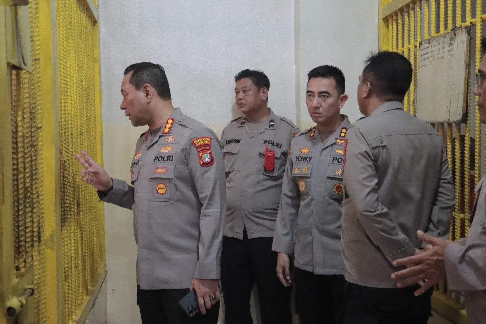 Kapolres Metro Jakarta Utara Cek Ruang Tahanan, Pastikan Keamanan dan Kelayakan Makanan