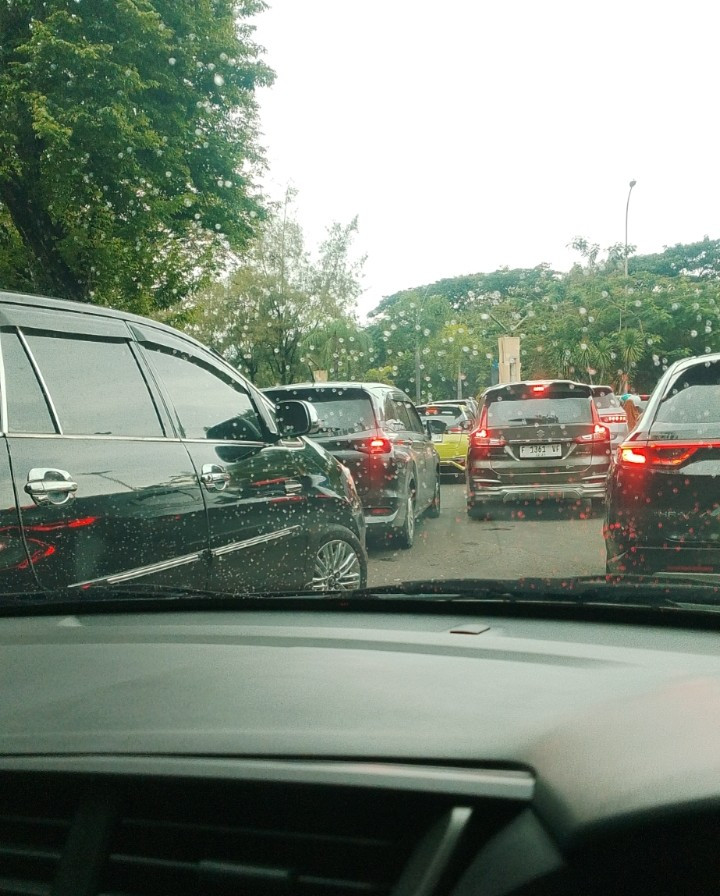 Ancol Tetap Ramai, Warga Rayakan Libur Awal Tahun Bersama Keluarga