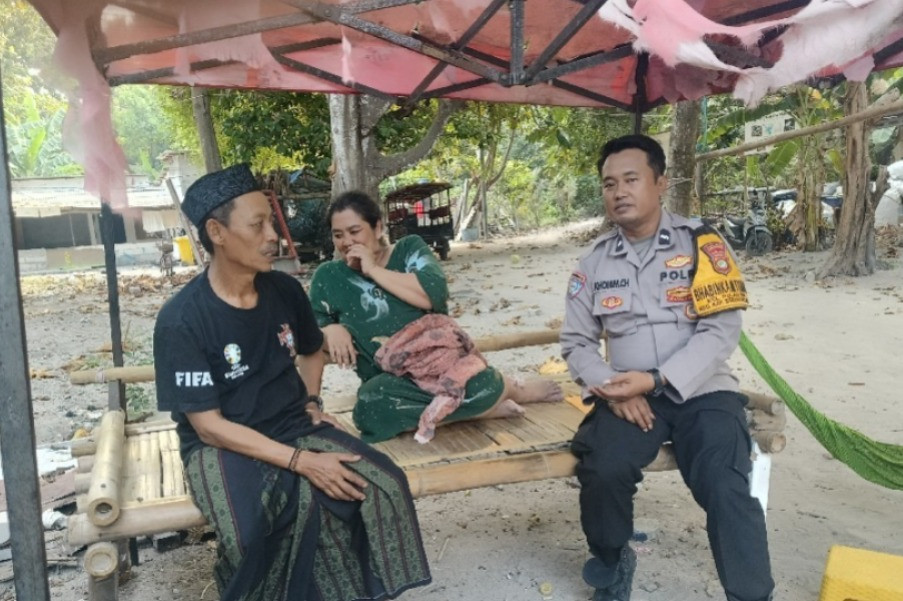 Jaga Jakarta di Pulau Pari, Bhabinkamtibmas Sosialisasikan Layanan Polisi 110 dan Imbau Warga Cegah Kebakaran