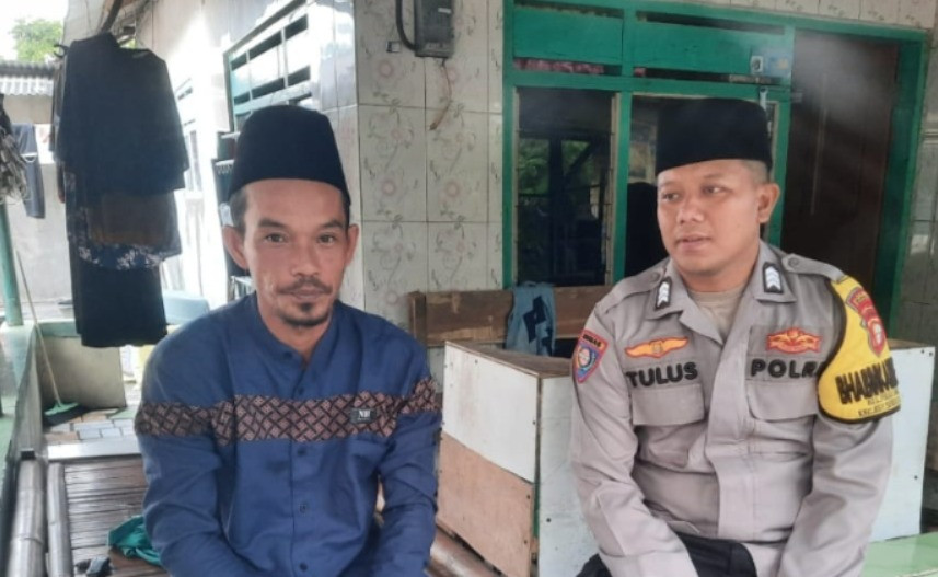 Bhabinkamtibmas Pulau Lancang Sambangi Tokoh Agama, Jalin Silaturahmi dan Perkuat Keimanan Warga