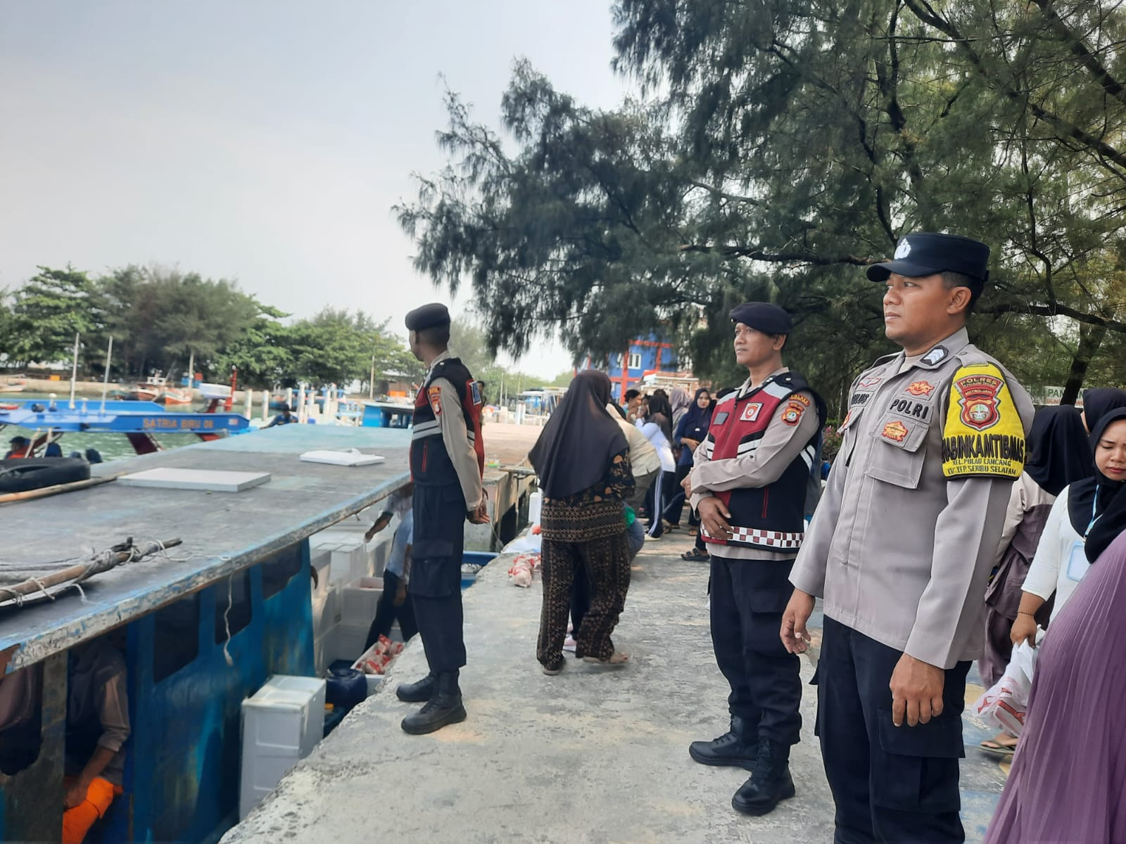 Jaga Jakarta On The Spot di Dermaga Pulau Tidung, Polsek Kepulauan Seribu Selatan Sosialisasikan Layanan 110 dan Keselamatan Wisata