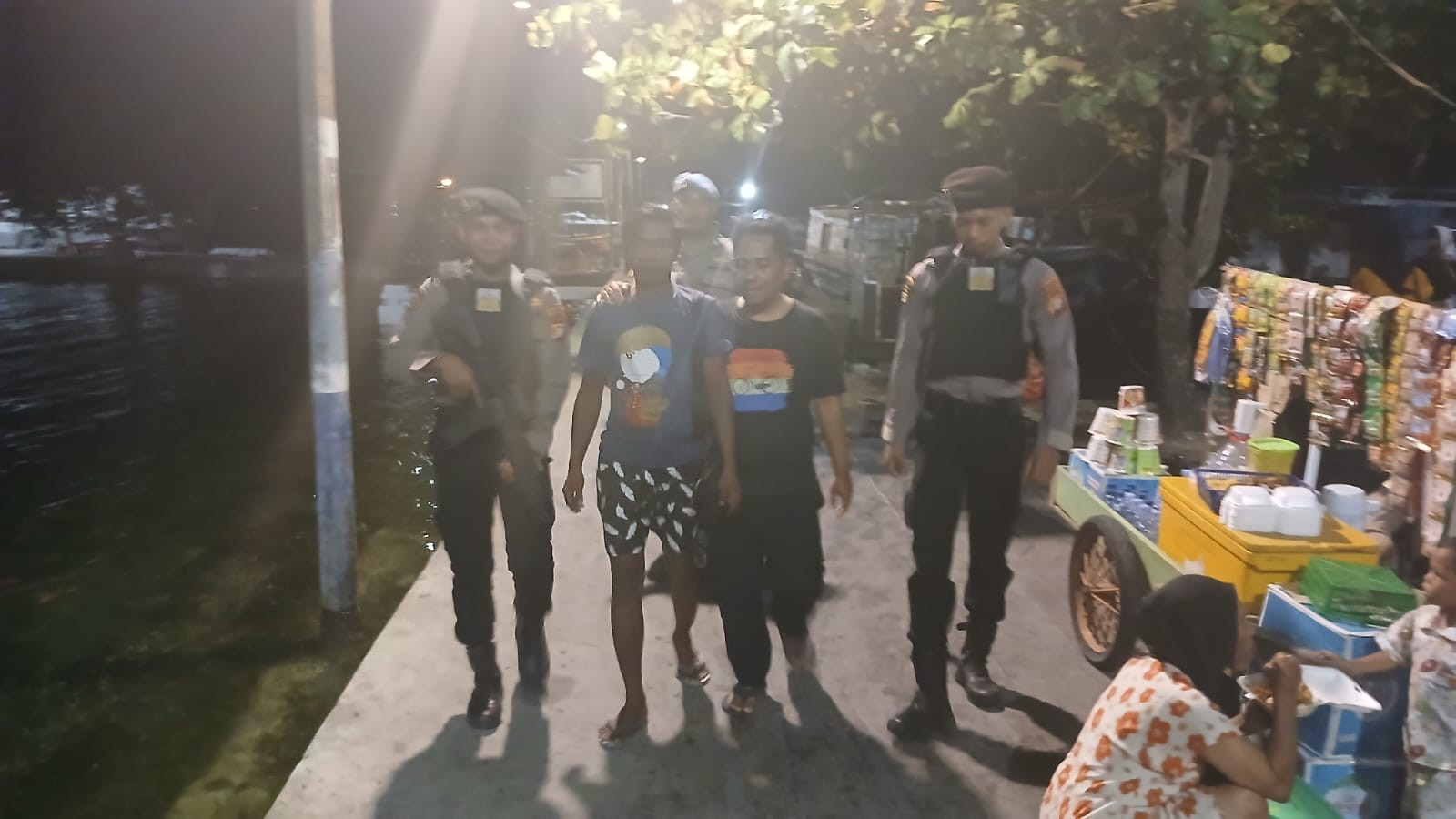 Unit Reskrim Polres Kepulauan Seribu dan Patroli Perintis Presisi Amankan Pelaku Pungli di Pulau Harapan