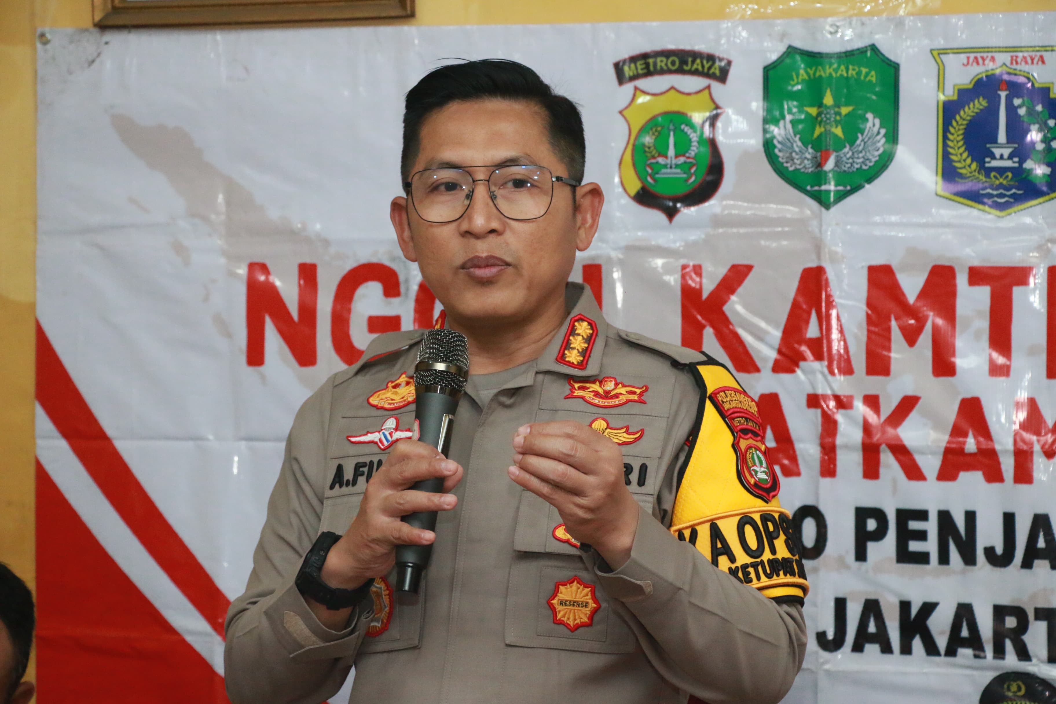 Kapolres Metro Jakarta Utara "Ngopi Kamtibmas" di RW 09 Penjaringan, Ajak Warga Lebih Peduli Keamanan Lingkungan