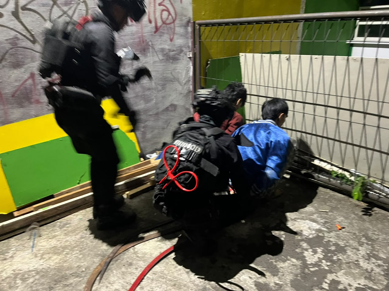 Brimob Polda Metro Jaya Bergerak Cepat Bubarkan Tawuran di Ciputat, 2 Orang dan 3 Celurit Diamankan