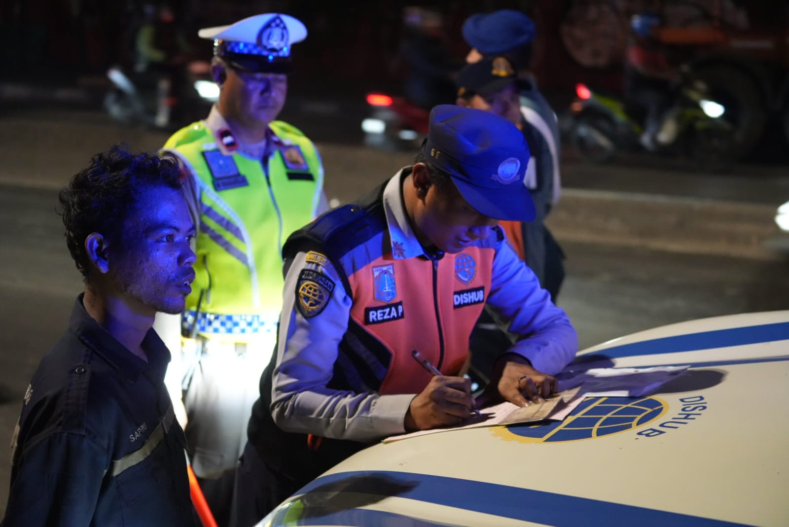 Dishub Bersama TNI - Polri Tertibkan Parkir Liar di Kawasan Tanjung Priok dan Cilincing