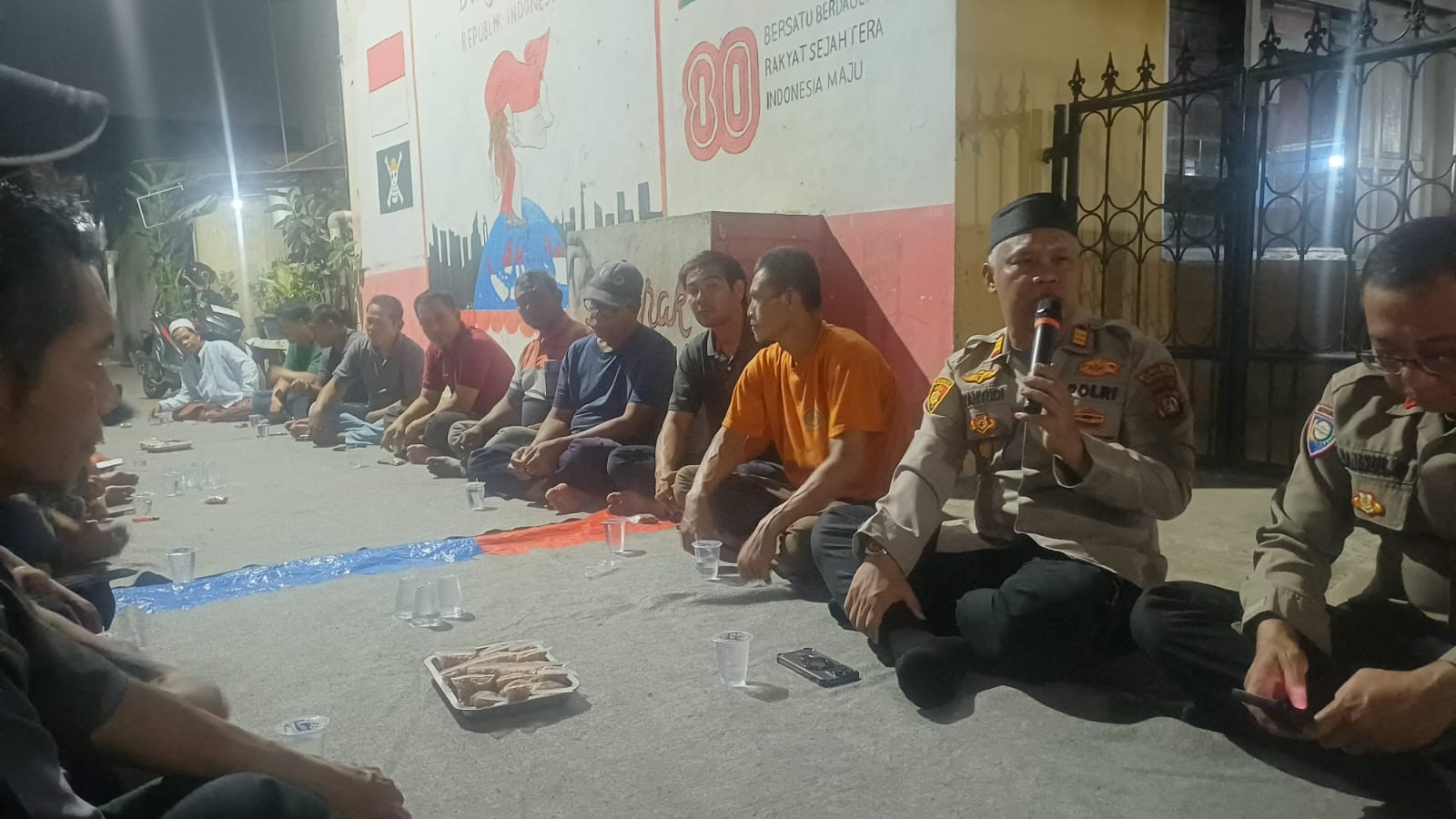 Kapolsek Bekasi Barat Serap Aspirasi Warga Melalui Program Jakarta On The Spot di RW 03 Kranji