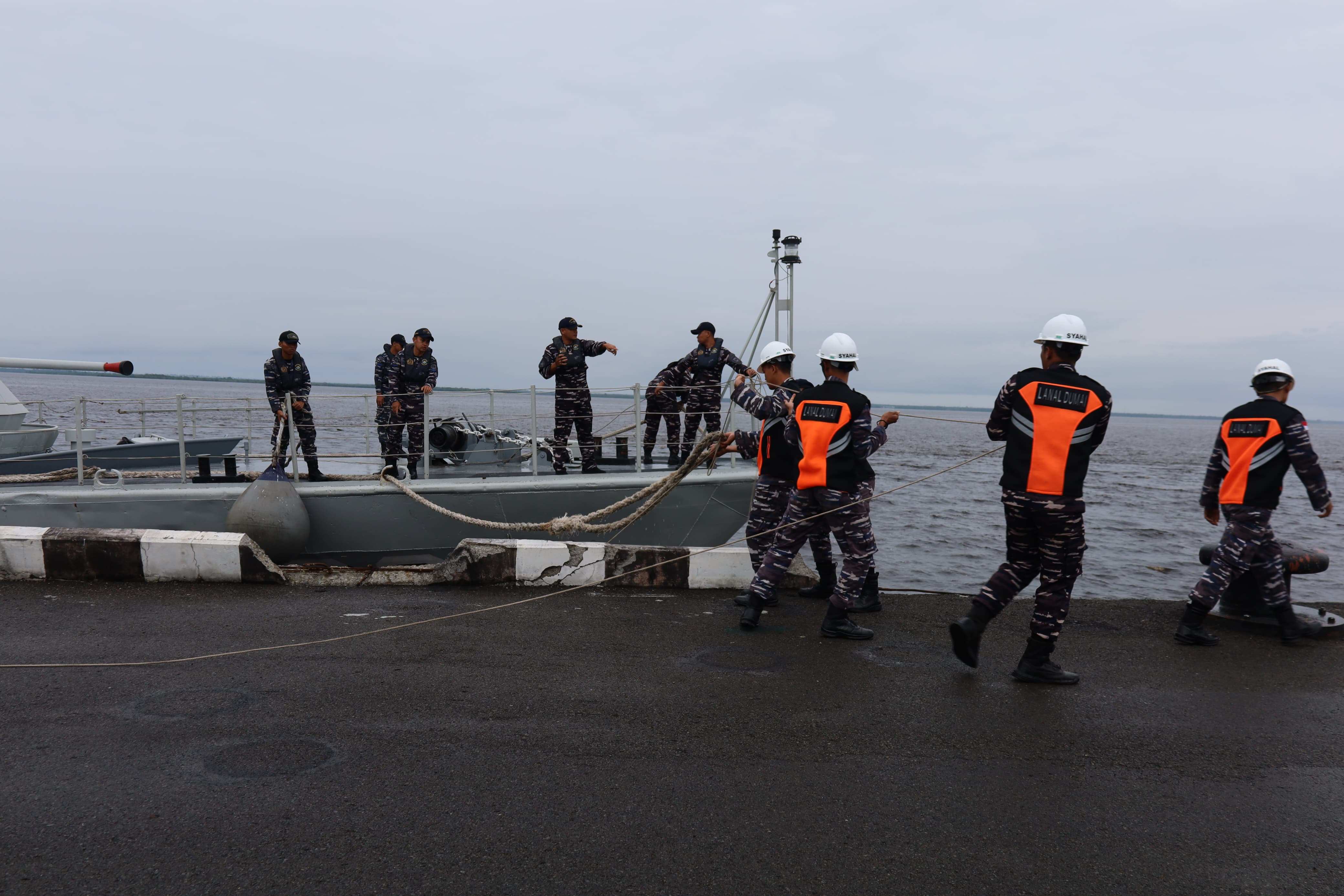 Komandan Lanal Dumai Pimpin Merplug Dua KRI Penjaga Perairan Selat Malaka