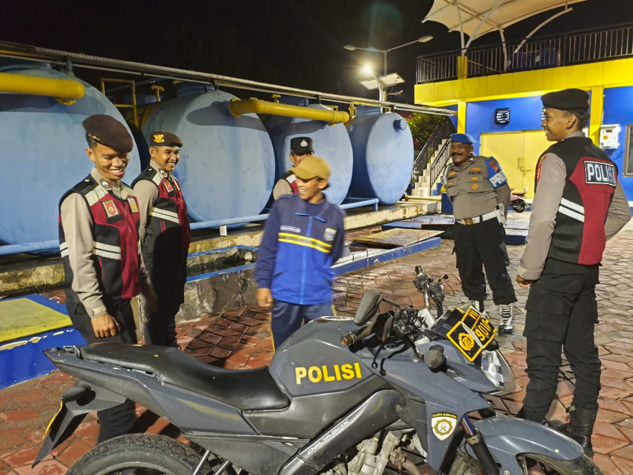 Patroli Malam Perintis Presisi Polsek Kepulauan Seribu Utara Cegah Gangguan Kamtibmas dan Tawuran Remaja