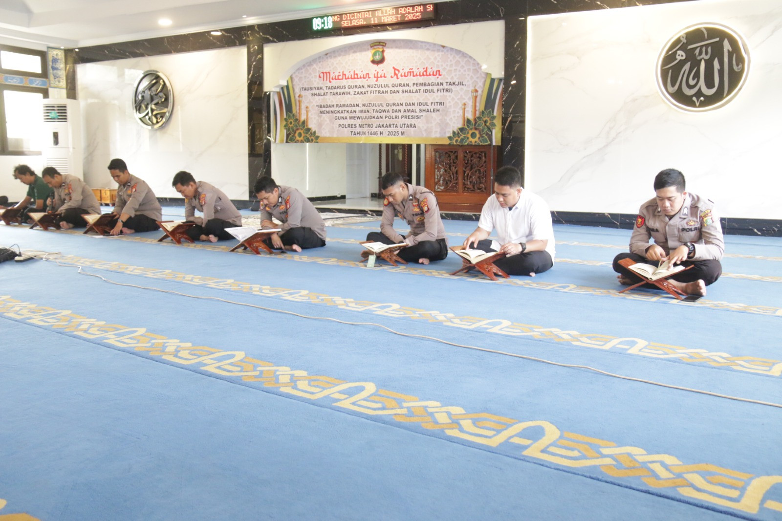 Kebersamaan dalam Iman: Personel Polres Metro Jakut Gelar Tadarus Al-Qur'an di Bulan Ramadhan