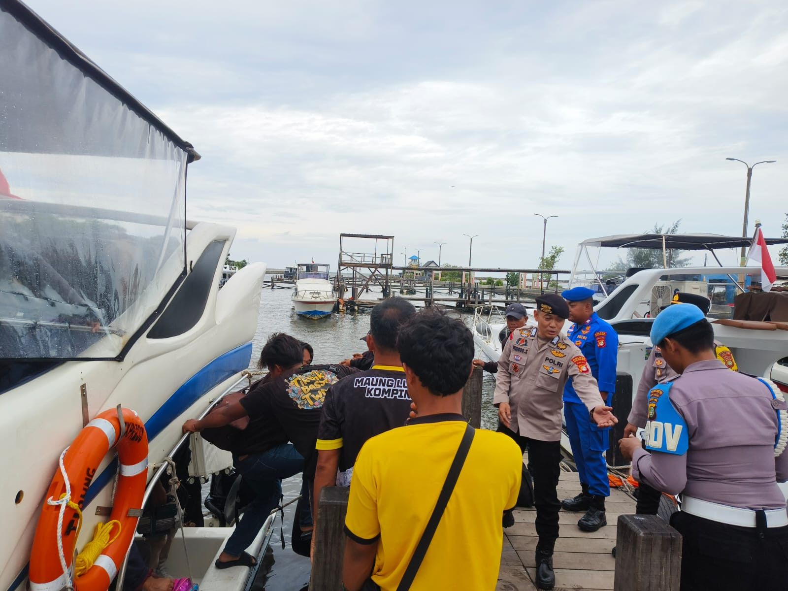 Polres Kepulauan Seribu Rutin Gelar Strong Point di Dermaga Marina Ancol untuk Jamin Keamanan Penyeberangan