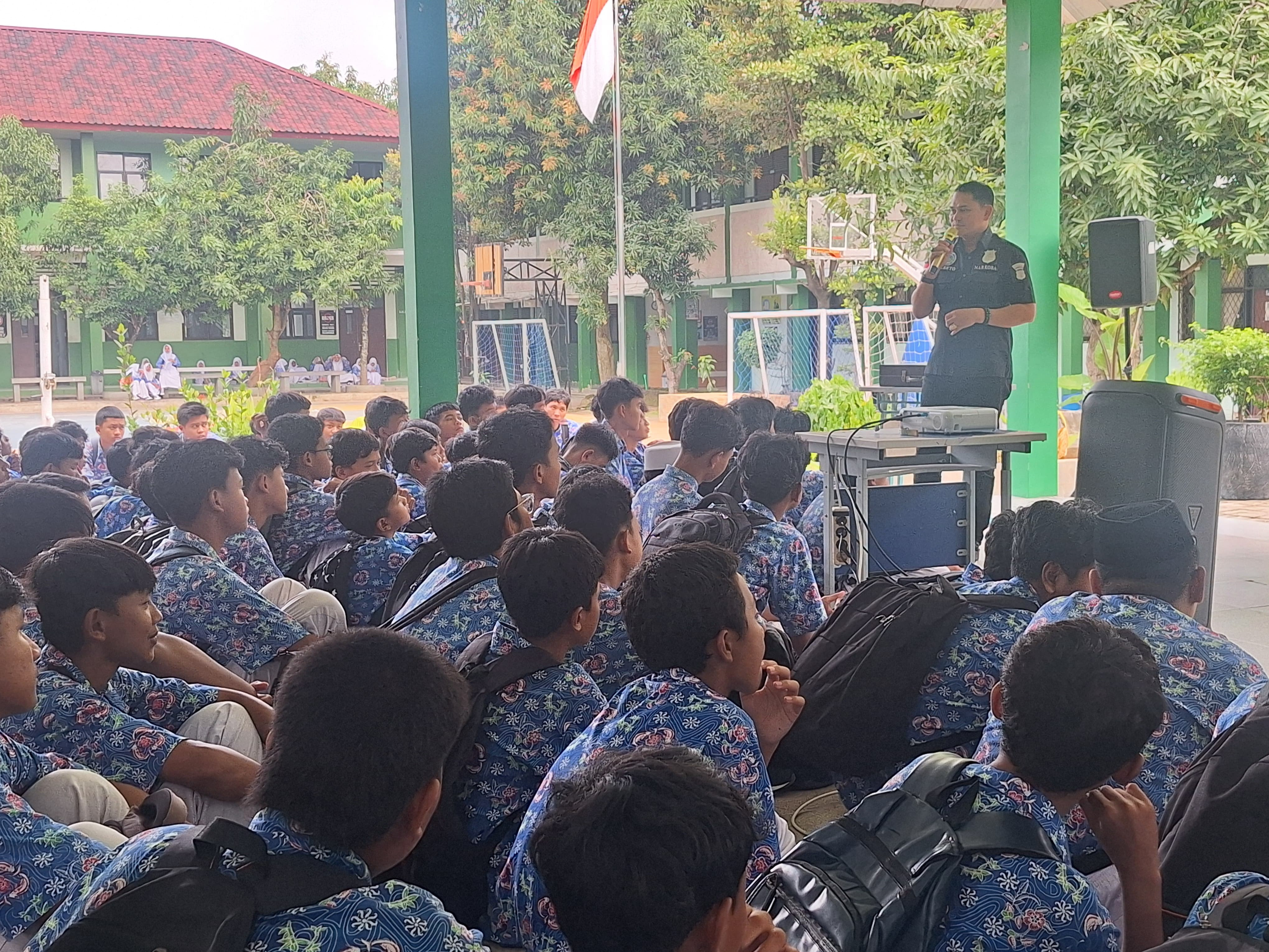Polres Metro Bekasi Kota Gencar Edukasi Bahaya Narkoba Sejak Dini di SMPN 31