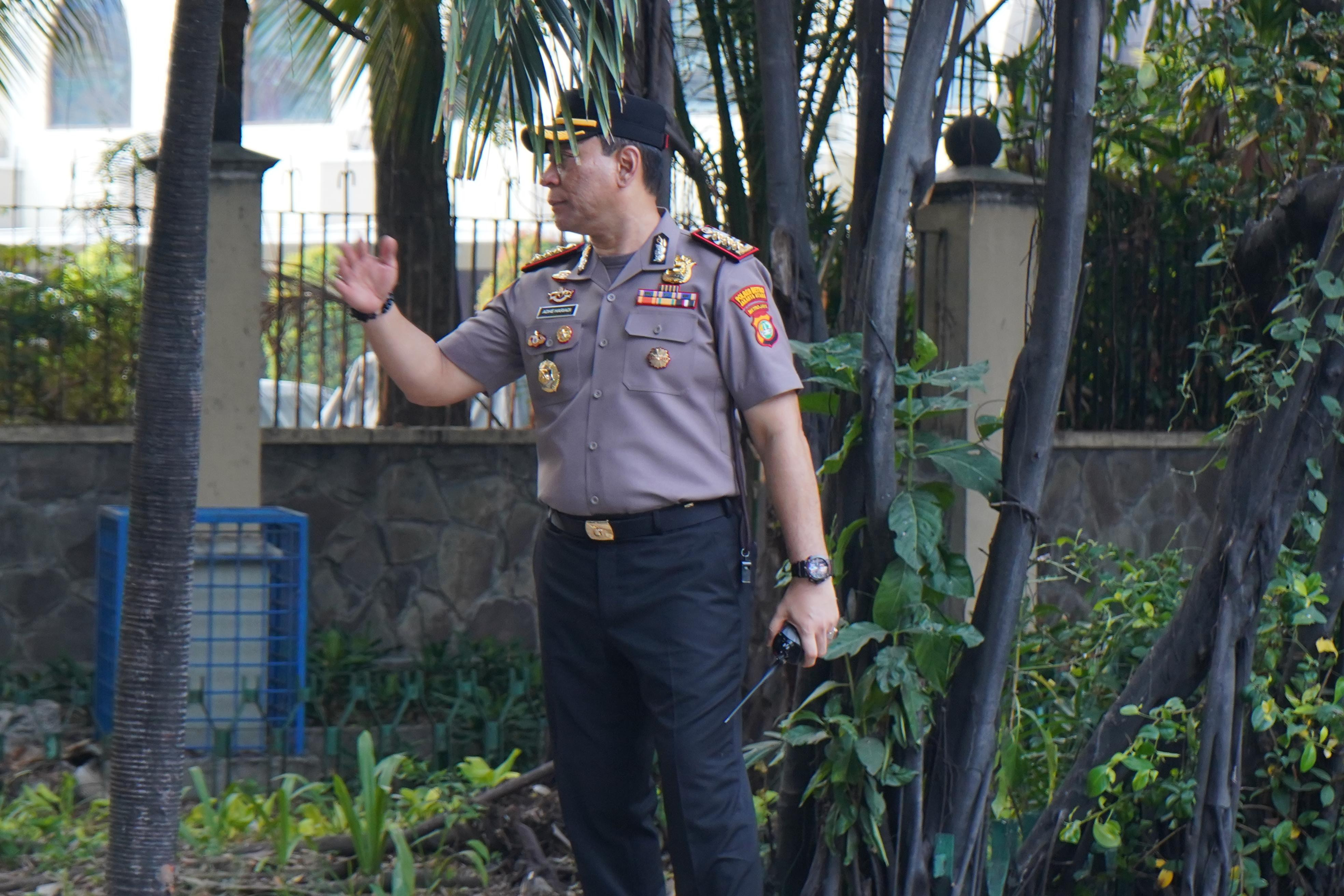 Tak Hanya Pimpin dari Balik Meja, Kapolres Metro Jakut Turun Langsung Urai Kepadatan Lalu Lintas