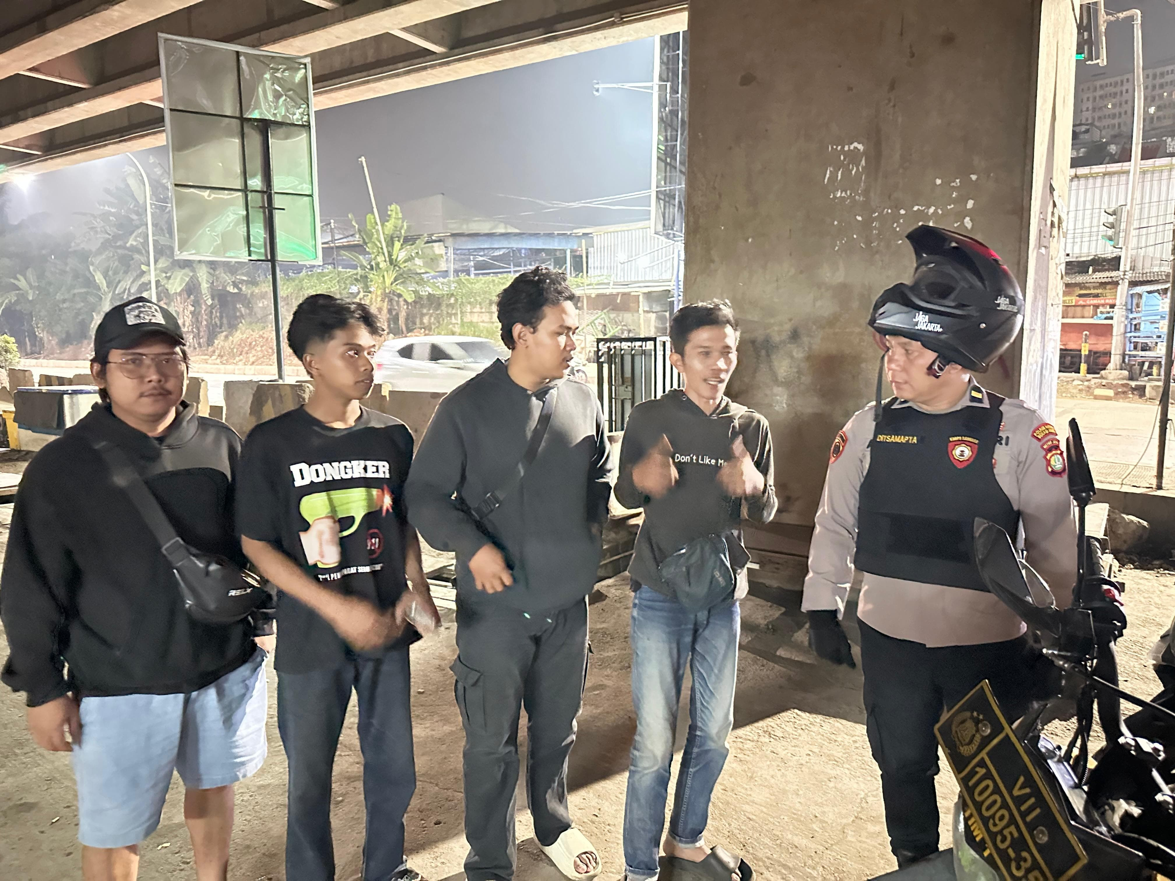 Tim 2 Samapta Polres Bekasi Kota Jaga Ketat Objek Vital Antisipasi Kejahatan Jalanan