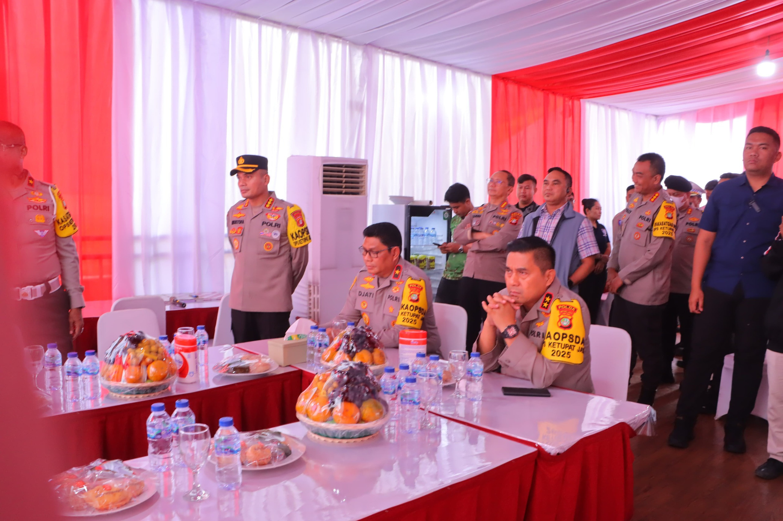 Pastikan Arus Balik Mudik Lebaran 2025 Lancar, Kapolres Metro Bekasi Dampingi Kapolda dan Wakapolda Metro Jaya Tinjau Pospam KM 25B Cibitung