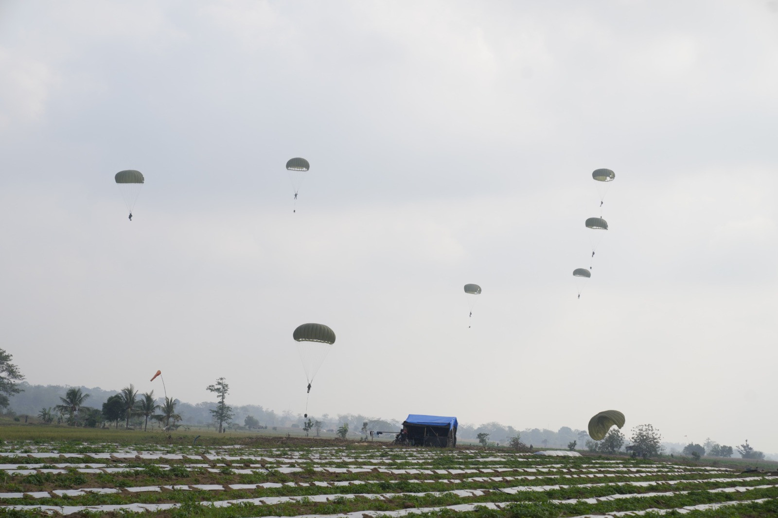 Aksi Airborne Lima Negara Warnai Latgabma SGS 2026
