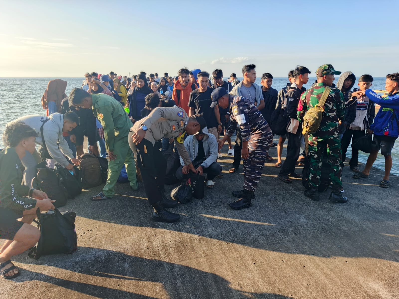 Wujud Sinergitas TNI-Polri dan Pemerintah Daerah, Lanal Dabo Singkep Gelar Pengamanan Bersama di Desa Wisata Pulau Berhala