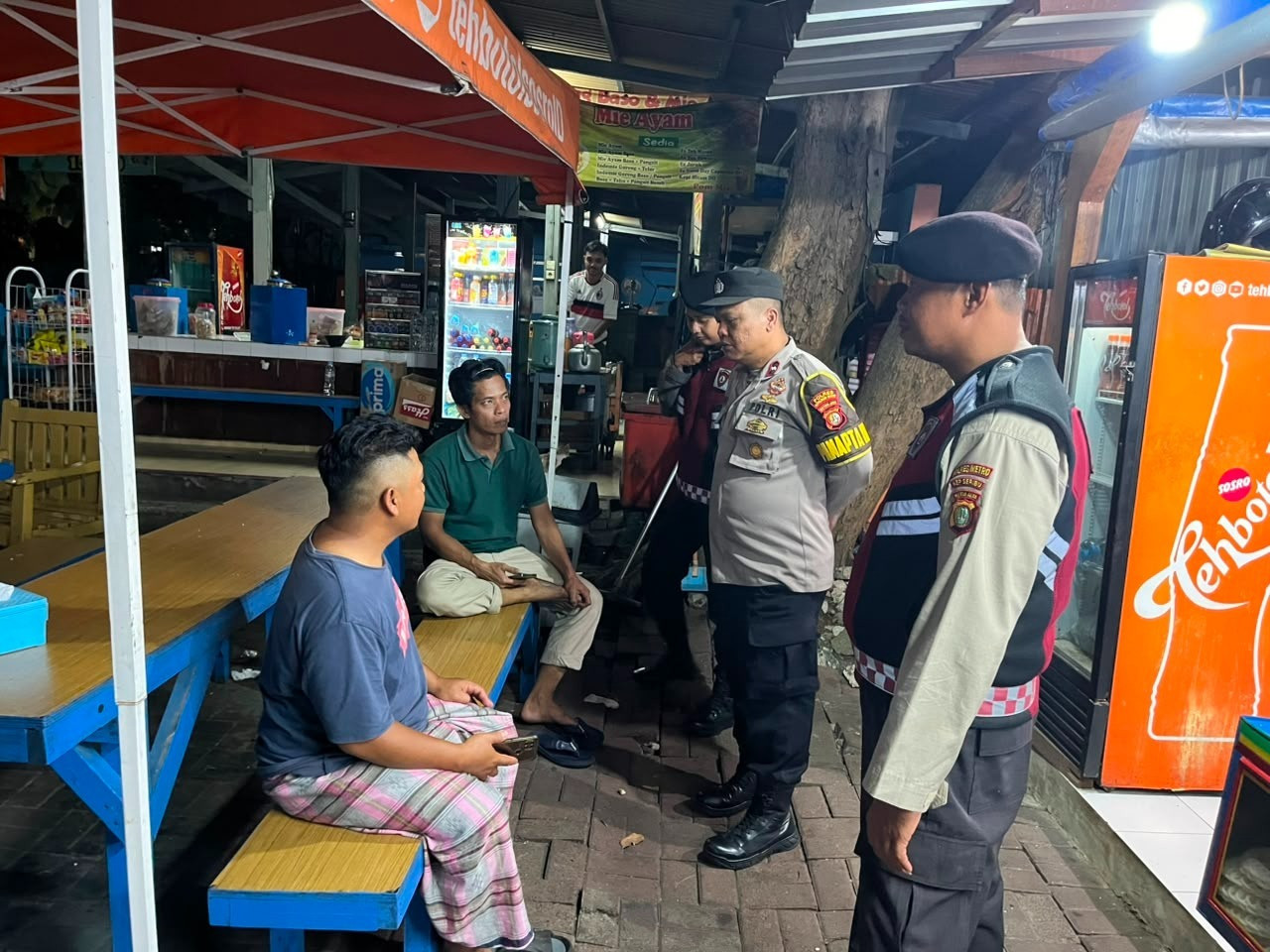 Layanan Polisi 110 Disosialisasikan dalam Patroli Malam, Polsek Kepulauan Seribu Utara Perkuat Kehadiran Polisi