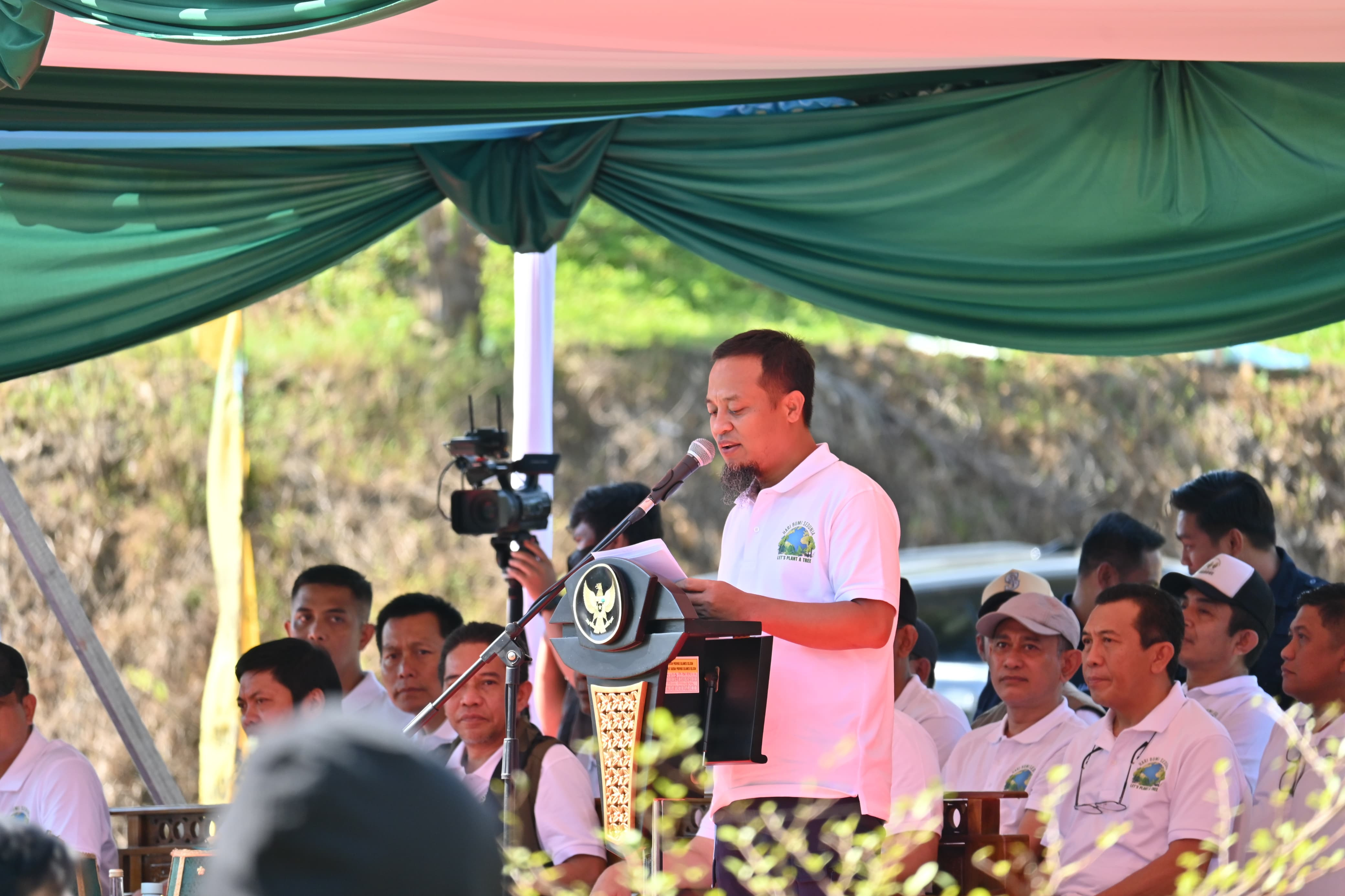 Penanaman Pohon Serentak se-Sulsel, Sahli Bidang Stratops Koopsud II Hadiri Peringatan Hari Bumi 2025