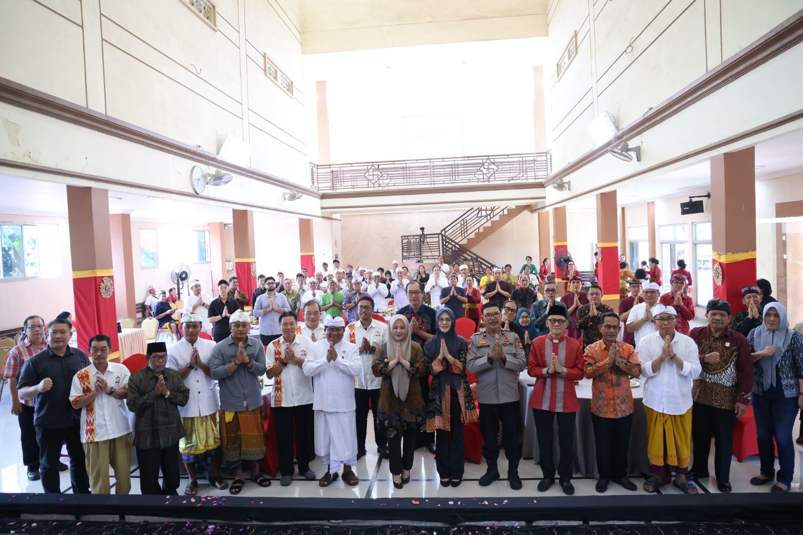 Danpom Koopsud II Hadiri Kegiatan Simakarama/Open House Perayaan Hari Raya Nyepi di Pura Giri Natha Kota Makassar