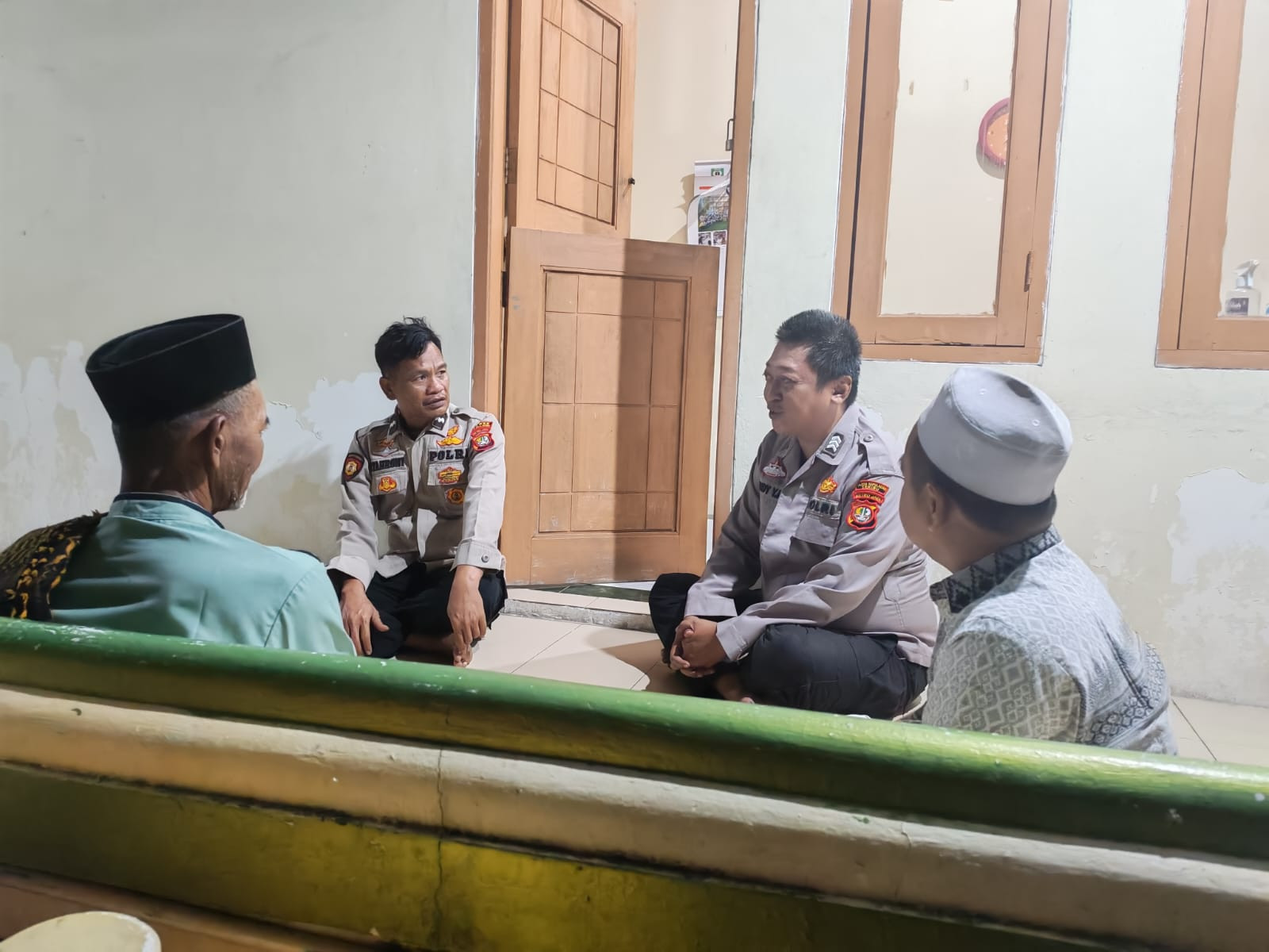 Subuh Keliling di Pulau Kelapa, Polsek Kepulauan Seribu Utara Sosialisasikan Layanan Polisi 110
