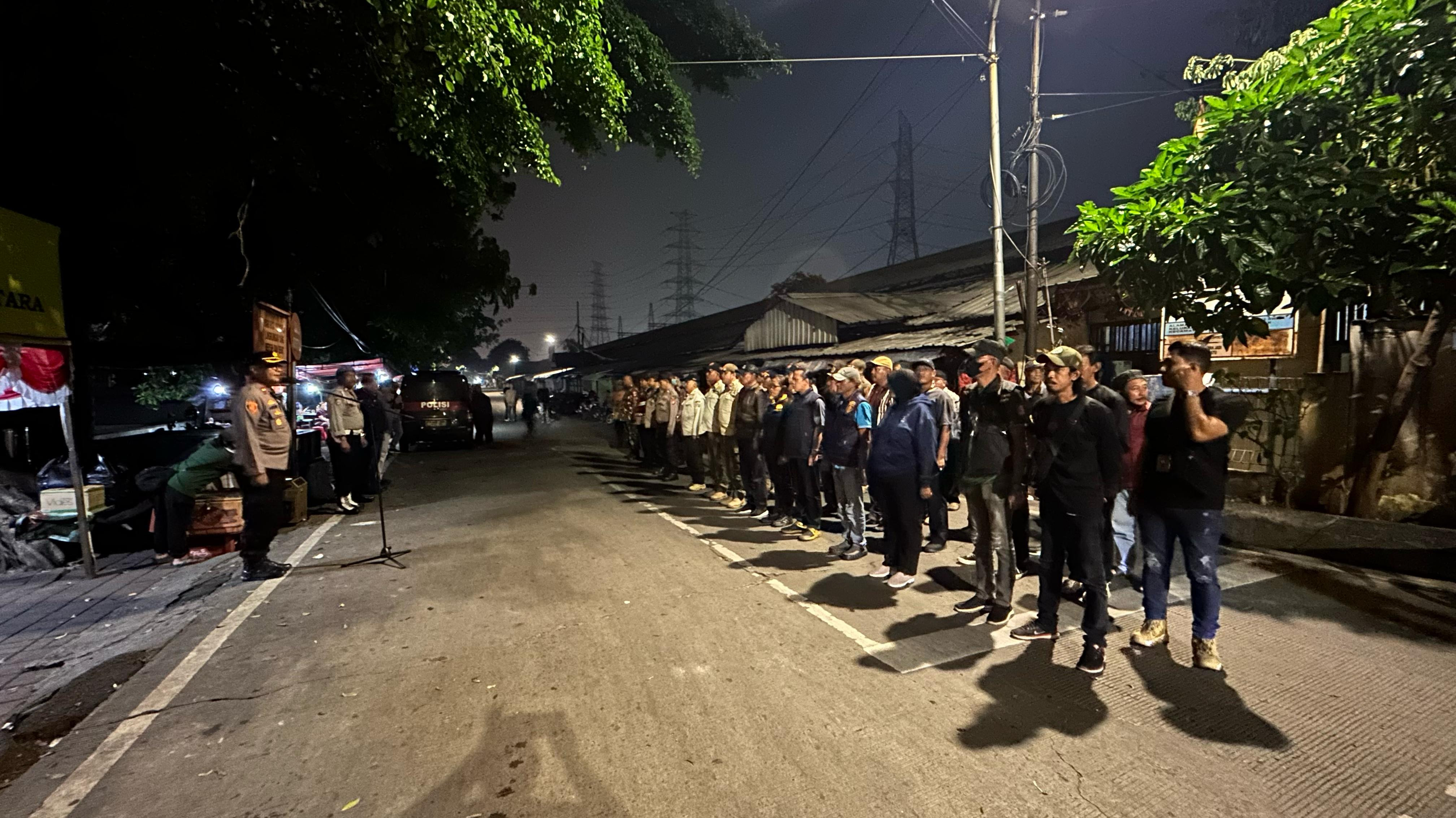 Kapolsek  Koja Pimpin Apel dan Operasi Malam Untuk Cegah Kejahatan dan tawuran di Wilayah Hukum Polsek Koja