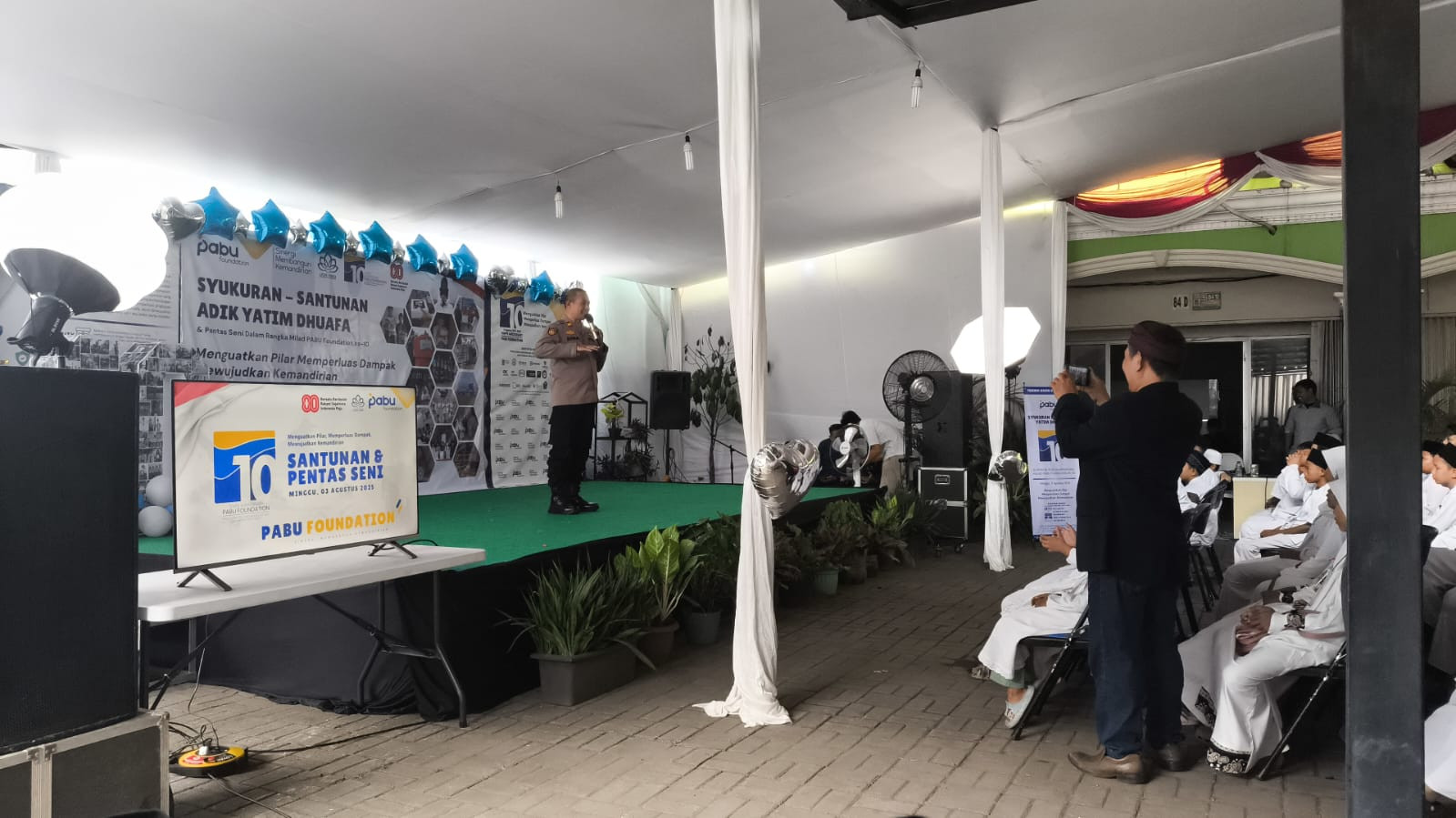 Polsek Jatiasih Hadiri Syukuran dan Santunan Yatim Piatu di Yayasan Pabu Foundation