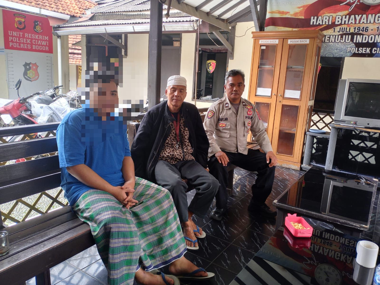 Cepat Tanggap Warga dan Pihak Kepolisian, Korban Diduga Bunuh Diri di Jembatan Cikreteg Akhirnya Ditemukan Selamat
