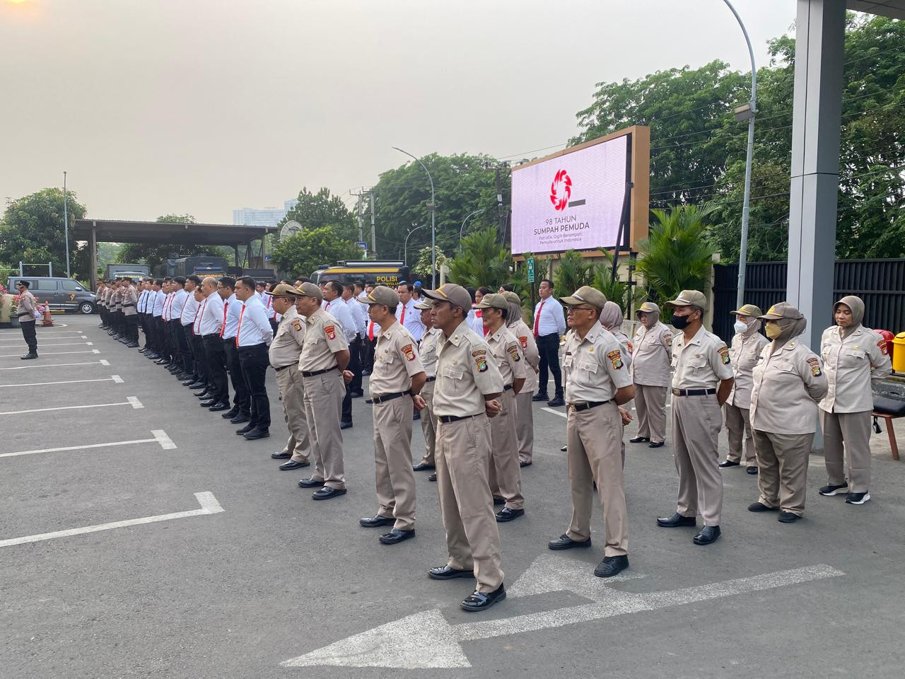 Kapolres Metro Bekasi Kota Gelar Upacara Peringati  Hari Sumpah Pemuda ke - 98 : Antisipasi Pelibatan Pelajar dalam Aksi Berisiko