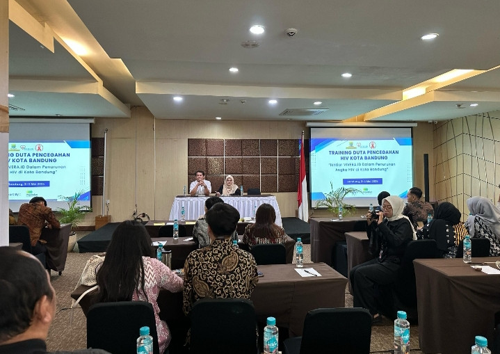 Giat Dede Farhan Aulawi sebagai Narasumber Training Duta Anti HIV/AIDS Kota Bandung
