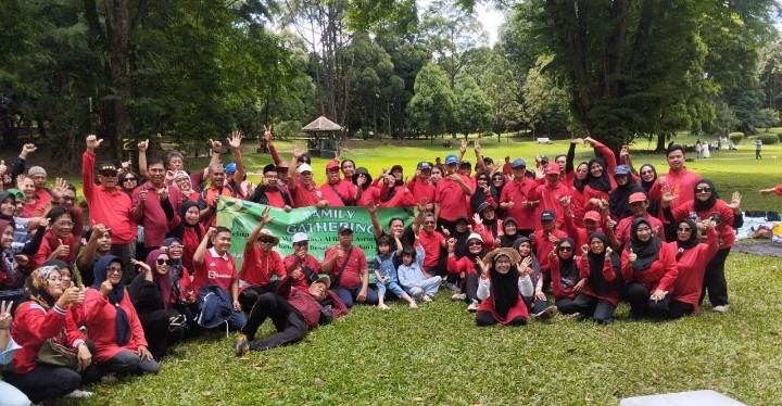Family Gathering DKM Masjid Al Ikhlas dan KWK Jakarta Utara: Pererat Silaturahmi di Kebun Raya Bogor