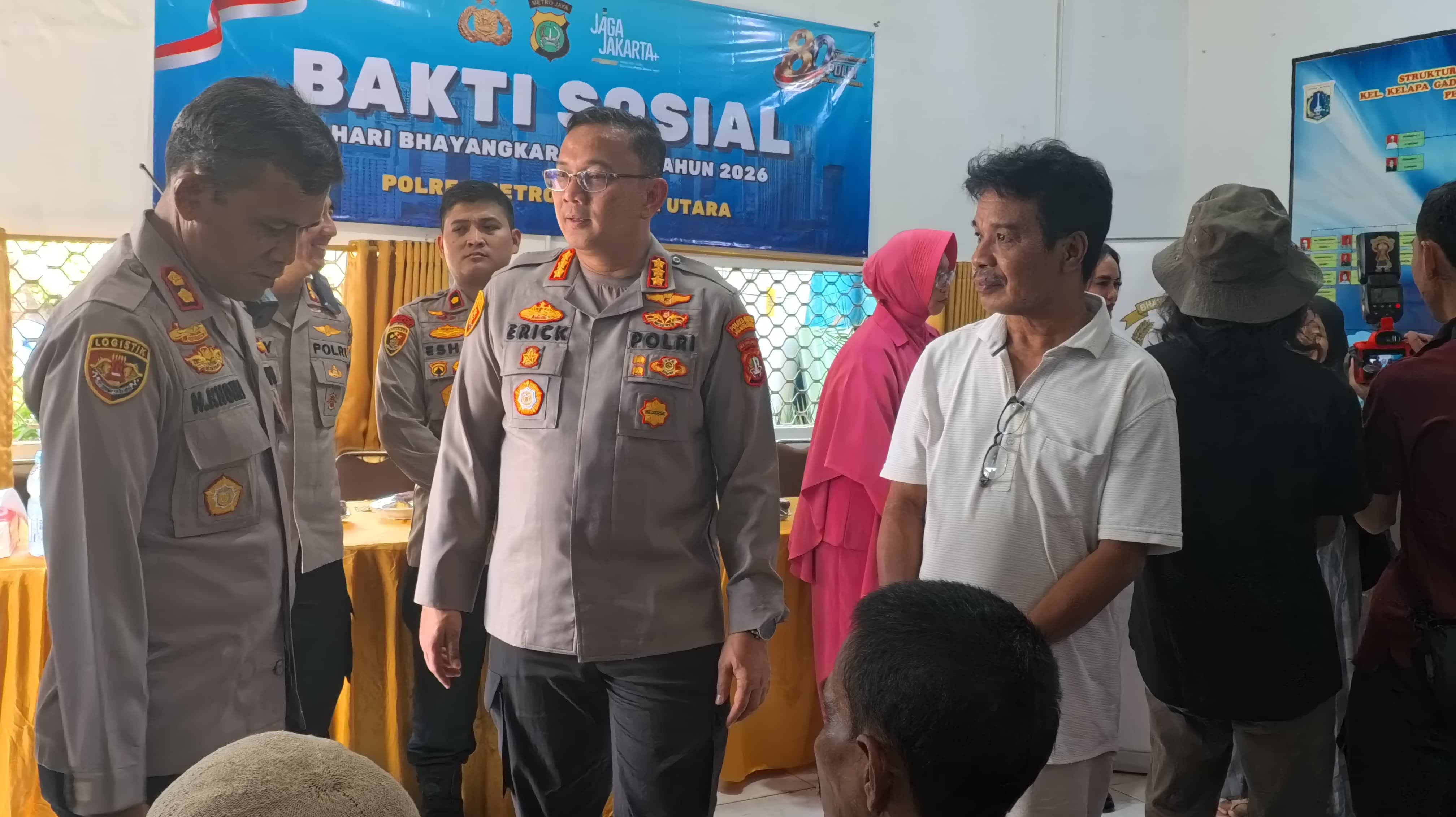Polres Metro Jakarta Utara Gelar Baksos Hari Bhayangkara ke-80 di RW 022 Kelapa Gading