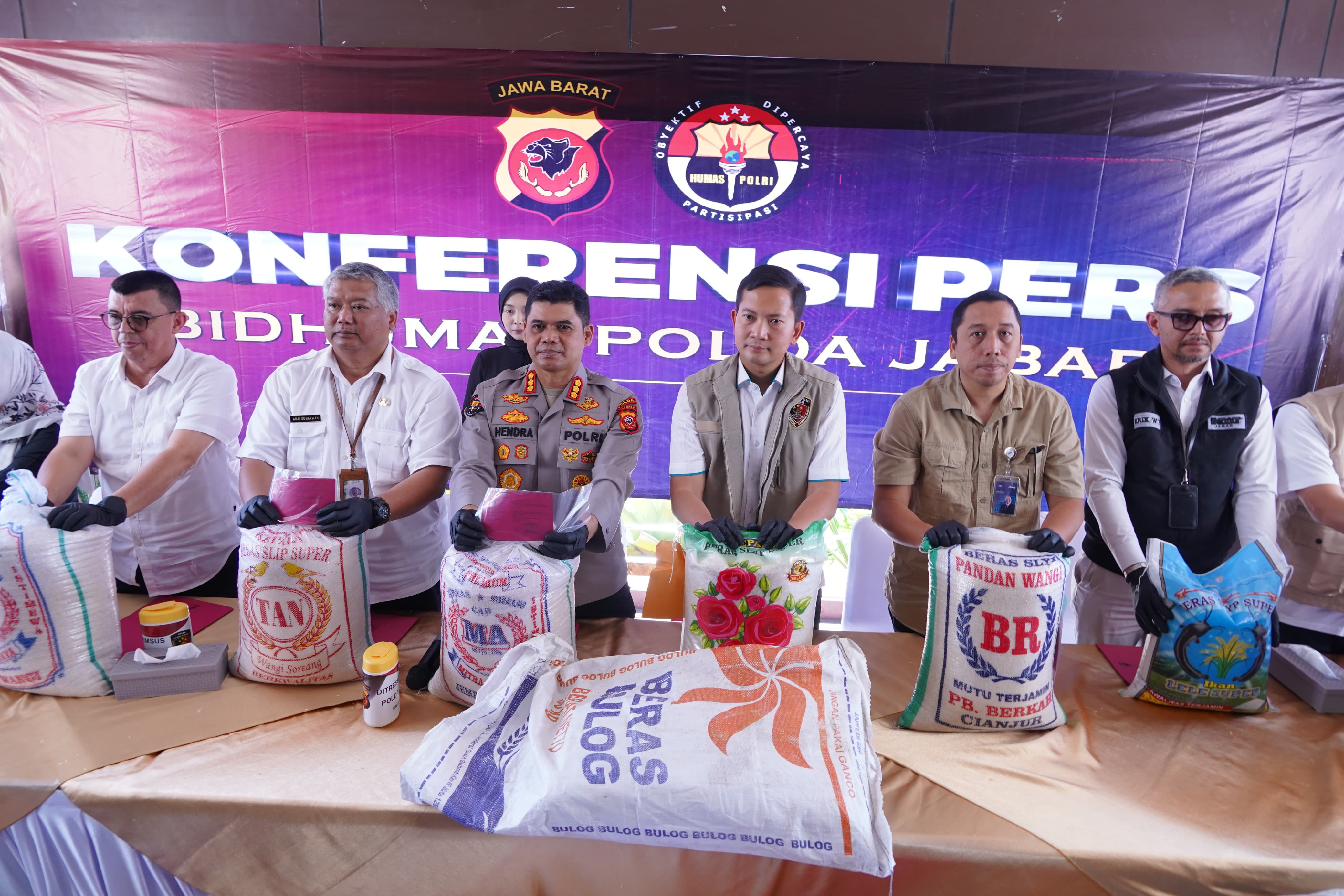 Polda Jabar Ungkap Kecurangan Produksi dan Peredaran Beras Tidak Sesuai Standar Mutu, Enam Tersangka Diamankan