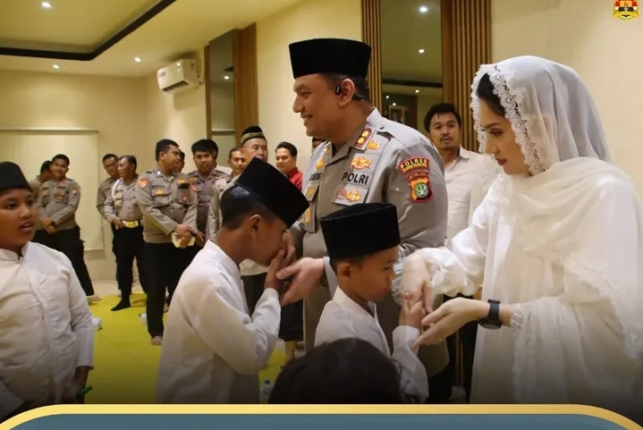 Kapolres Pelabuhan Tanjung Priok Bahagiakan Anak Yatim Piatu