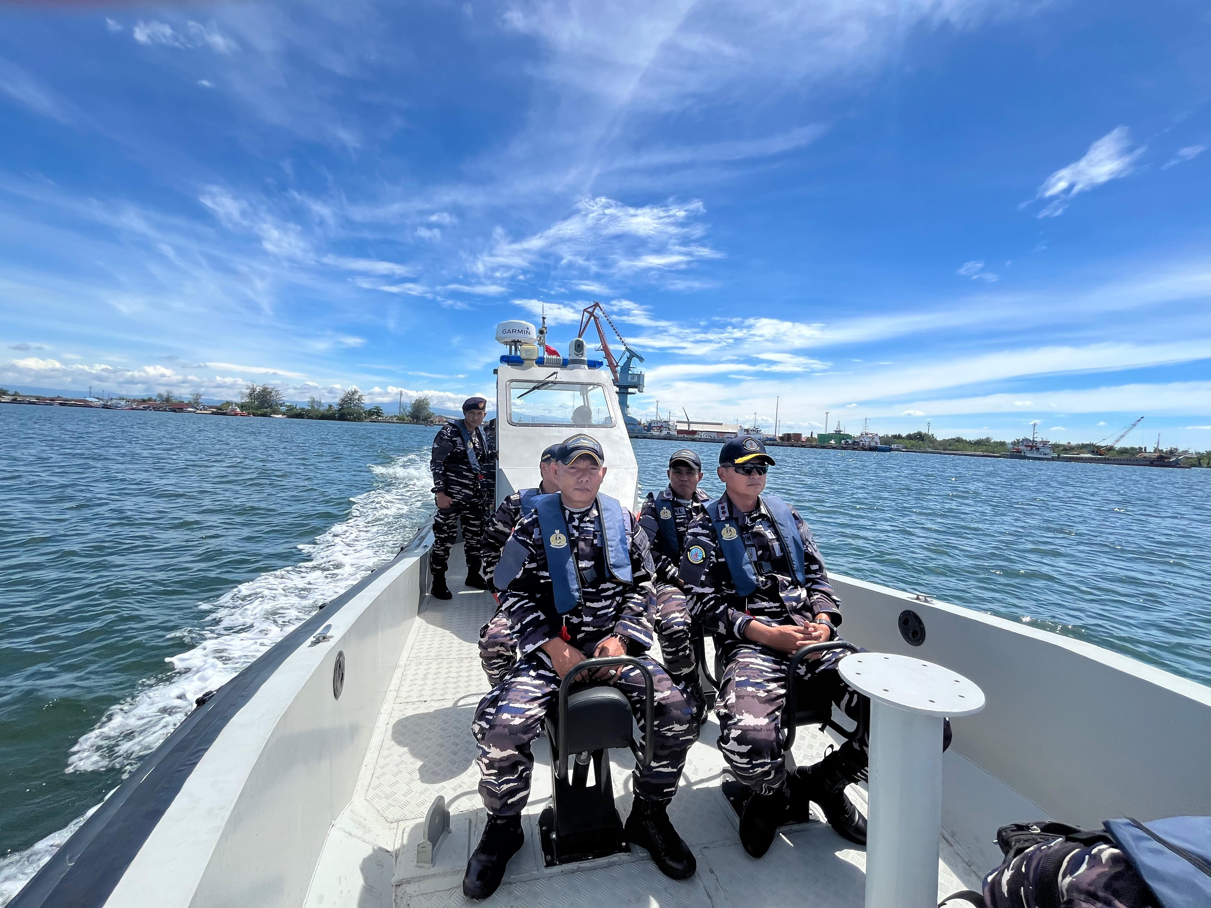 Danlanal Bengkulu Laksanakan Pengecekan Alur Masuk Pelabuhan Pulau Baai